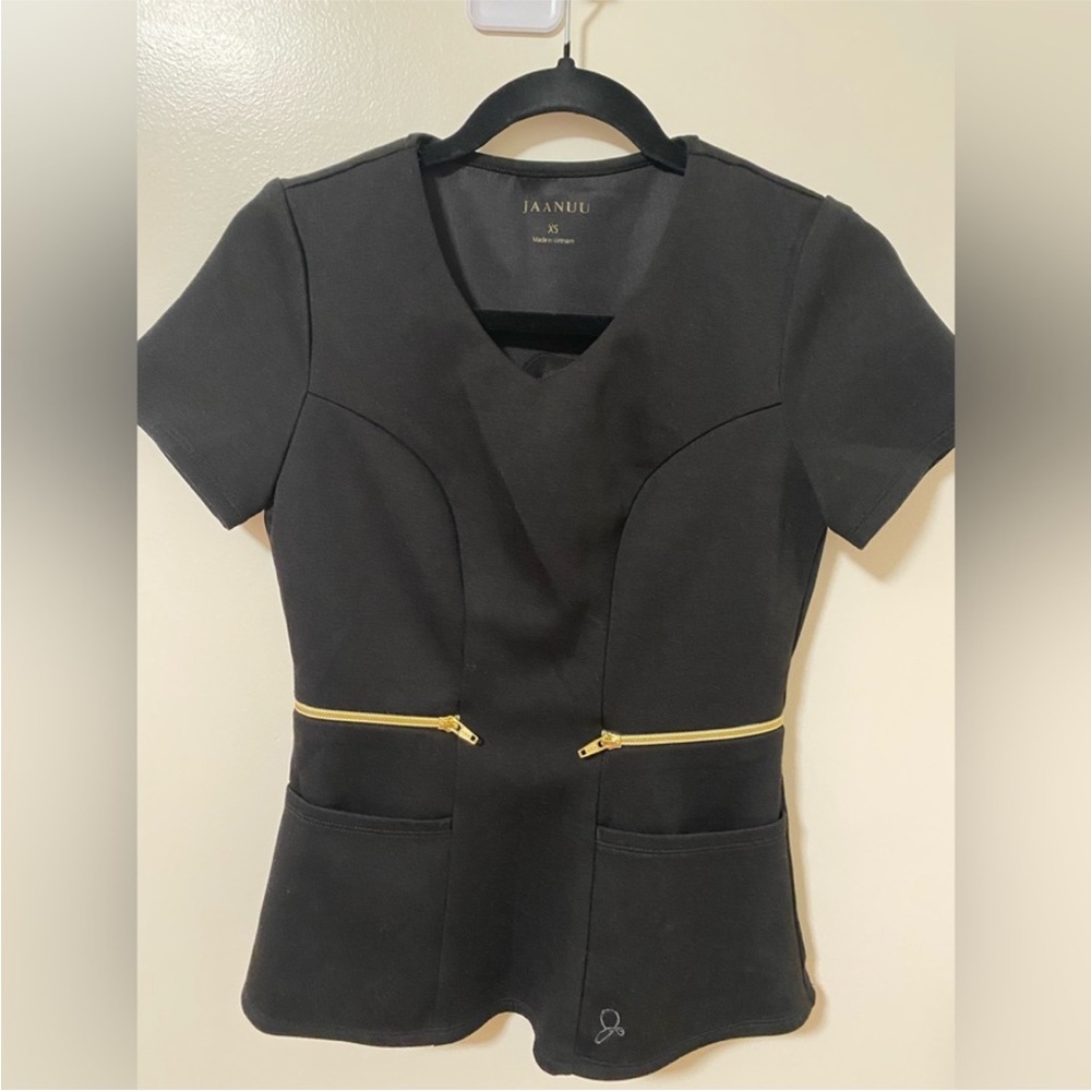 Jaaanu black scrub top x 2